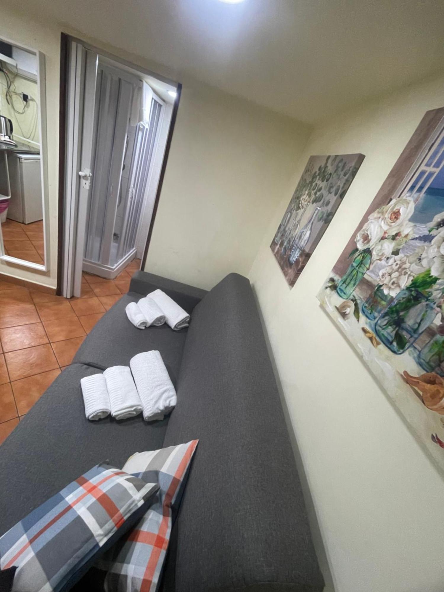 Centro Storico Casa Mari' Apartment Naples Luaran gambar